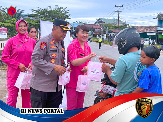 Kapolres Melawi Pimpin Langsung Pembagian Takjil