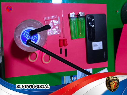 Razzia Siang Bolong di Kios Pangkas Rambut