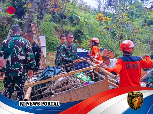 TNI Yonif 407-Padmakusuma Terjunkan Puluhan Prajurit Evakuasi Warga di Tengah Ancaman Tanah Bergerak Padasari