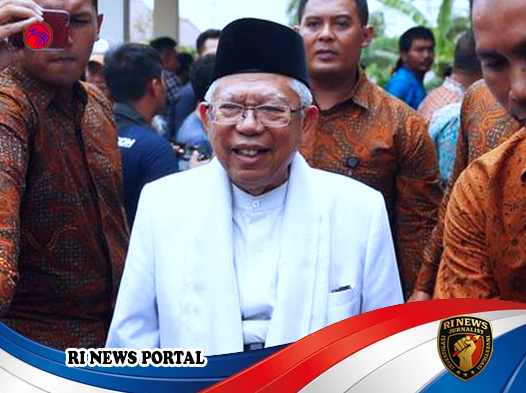 Amin Pimpin Khotbah Idulfitri di Halaman Balai Kota Jakarta