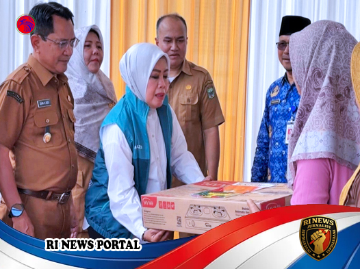 Pemkab Padang Pariaman Salurkan Bantuan Usaha ke 100 UMKM