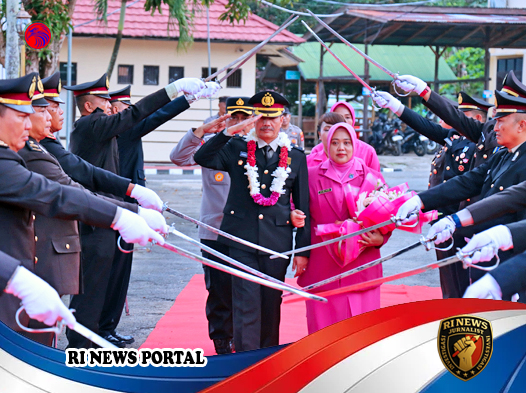 Polres Melawi Lepas Kompol Oding Ardi dengan Tradisi Gerbang Pora