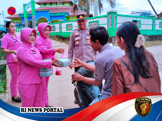 Polri dan Bhayangkari Tebar Kebaikan di Jalanan Menukung