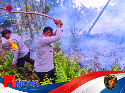 Respons Cepat Polisi Padamkan Kebakaran Semak di Areal Yayasan Emaus Nanga Pinoh