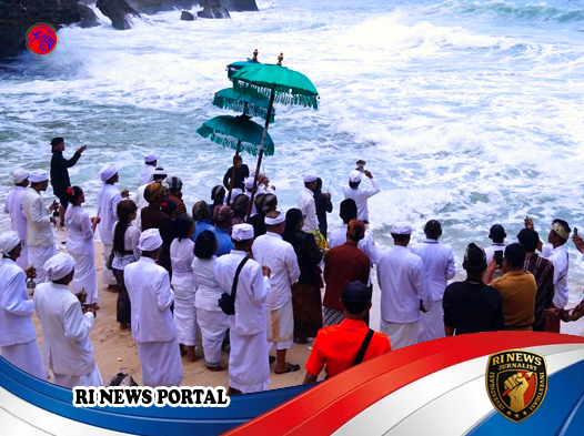 Ribuan Umat Hindu Padati Pantai Ngobaran Gelar Melasti Suci Jelang Nyepi Saka 1948