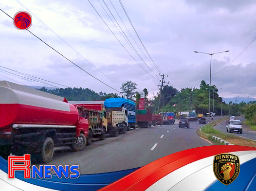 Antrean Misterius Solar di Manado