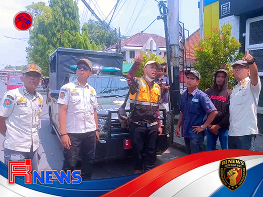 Kabel Internet Menjuntai Mengancam Keselamatan