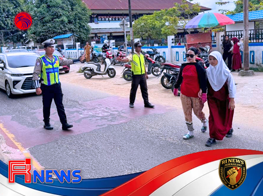 Polisi Turun Tangan Langsung di Depan Gerbang Sekolah