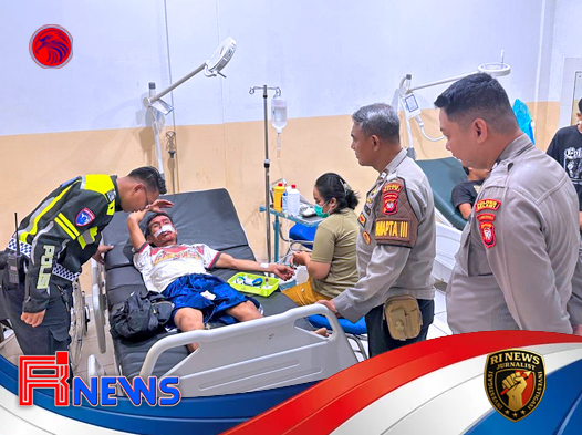 Respons Cepat Personel Polres Melawi Selamatkan Korban Kecelakaan di Tikungan Rawan Nanga Pinoh