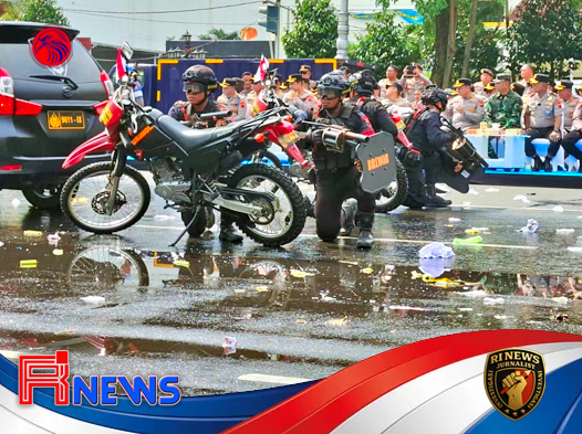 Simulasi Ketegangan di Depan Kantor Gubernur