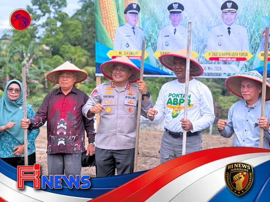 Polri Tanam Jagung Hibrida di Melawi