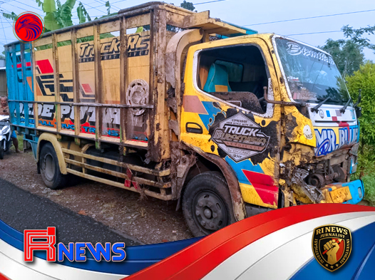 Truk Telur Kembali Terguling di Jalan