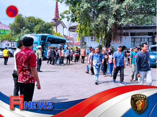 Warga Pracimantoro Geruduk Rumah Dinas Bupati