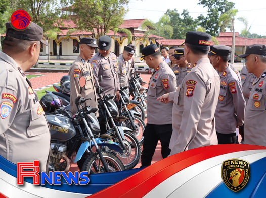 Kapolres Melawi Pastikan Kesiapan Bhabinkamtibmas melalui Dialog Langsung dan Pemeriksaan Personel