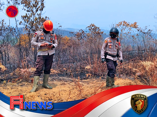 Polsek dan Koramil Menukung Cek Titik Api serta Lakukan Pemadaman Karhutla