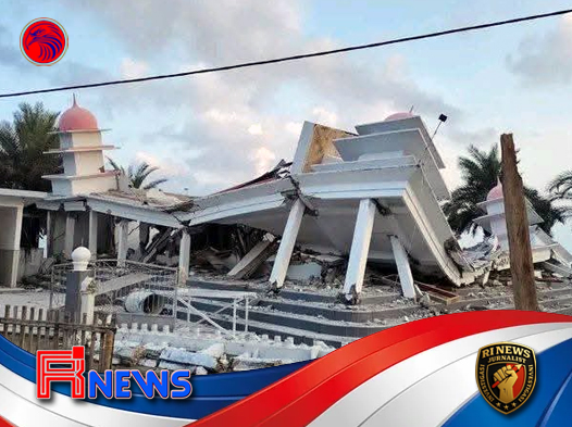 Pusat Gempa Tembus Laut