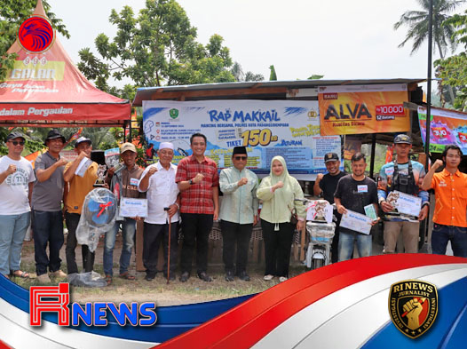 Merajut Silaturahmi di Tepi Kolam