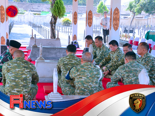 Panglima TNI Berziarah ke Makam Soedirman