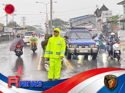 Berjas Hujan di Tengah Guyuran
