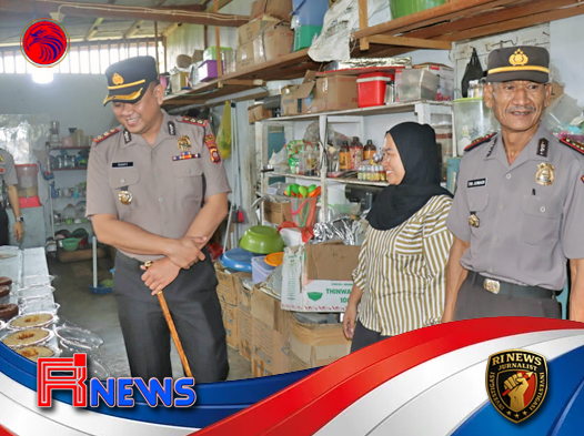 Kapolres Melawi Sambangi Toko Kue Nanga Pinoh