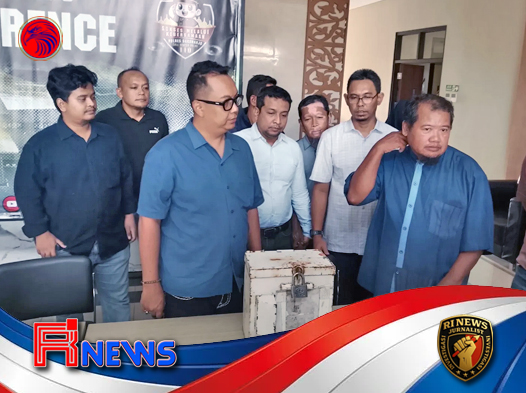 Polisi Kembalikan Barang Milik Ustazah dan Santriwati